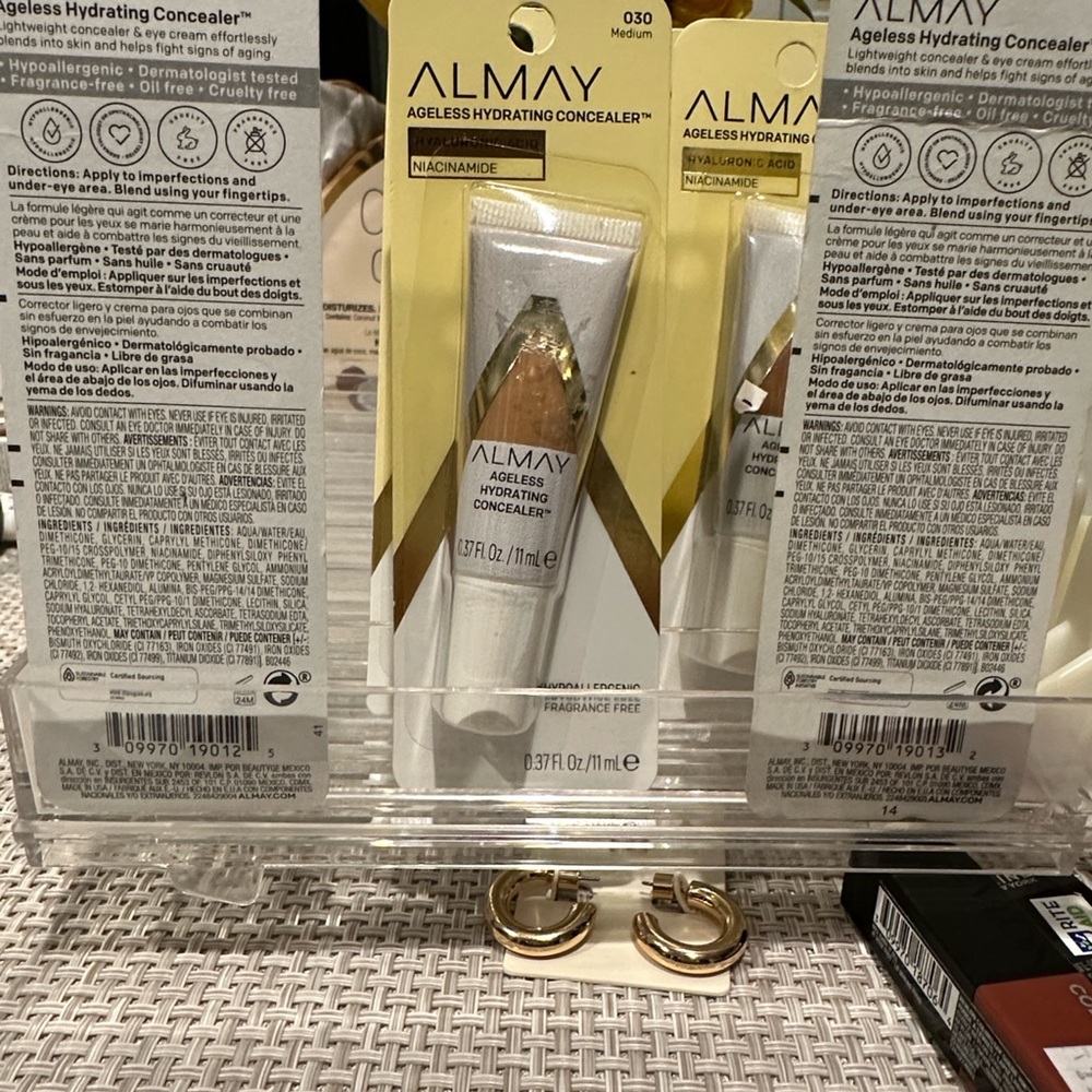 Almay Ageless Hydrating Concealer -#030 medium  👩🏻